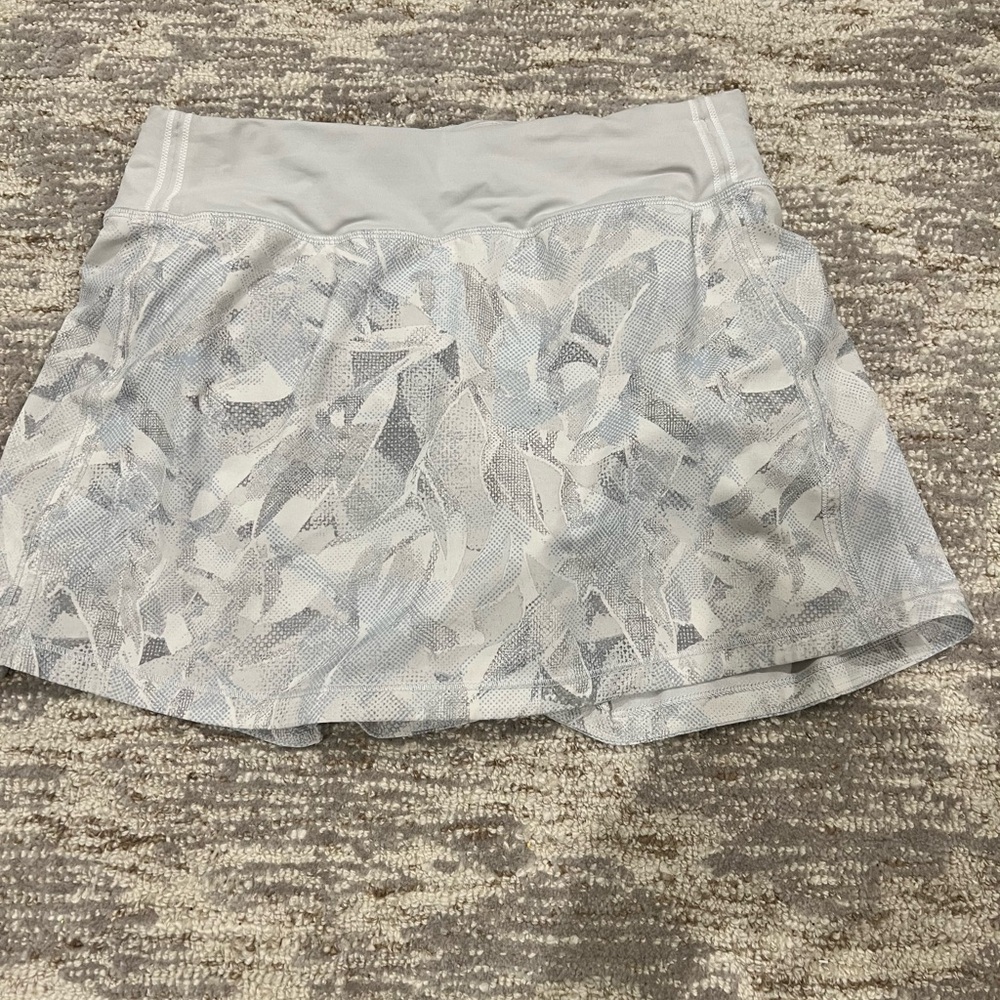 Lululemon Tennis Skirt - Size 4 Tall
